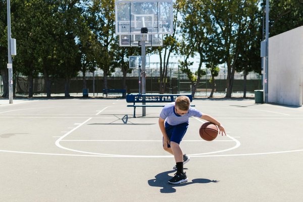 Choisir les bonnes chaussures pour un tournoi de basket